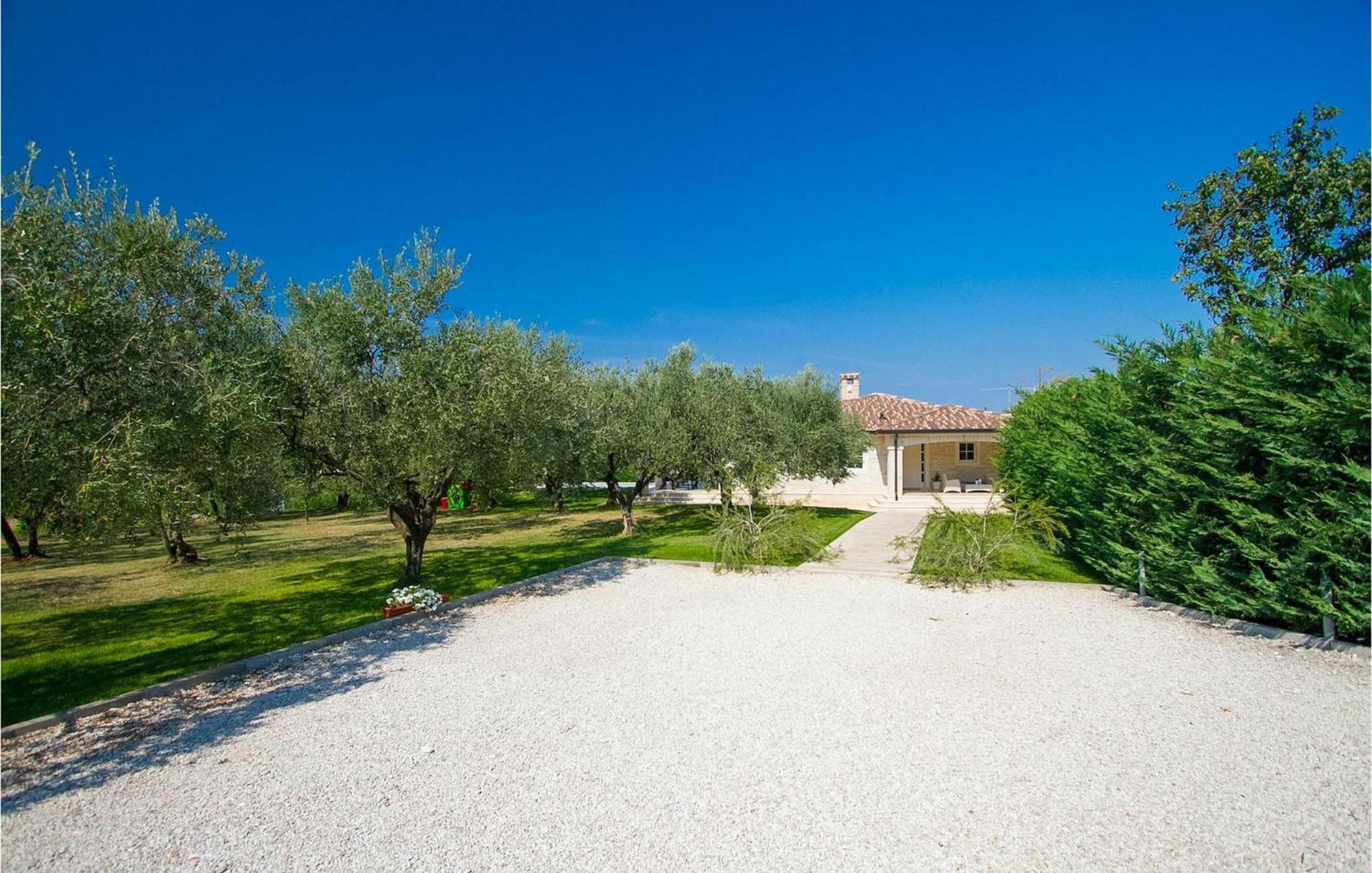 Holiday home Bianchera